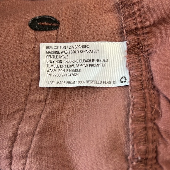 Wild Fable brown low rise flare corduroy pants size 4, preowned, - Picture 7 of 7